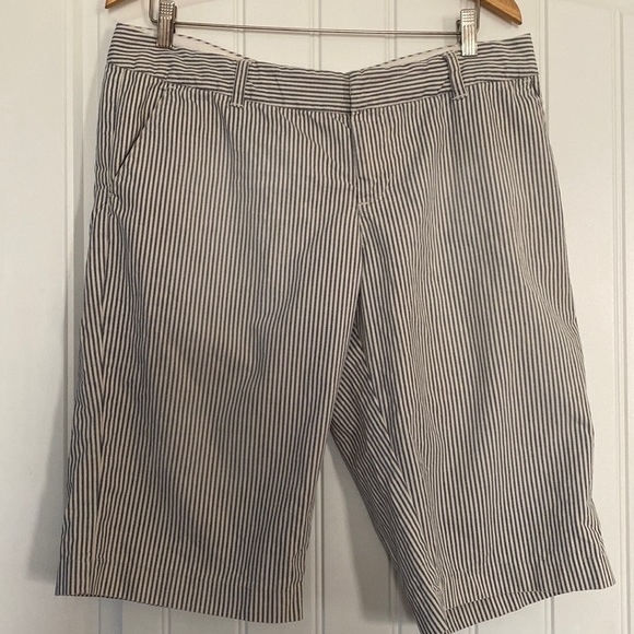 American Eagle  Shorts Size 14 - Picture 1 of 5
